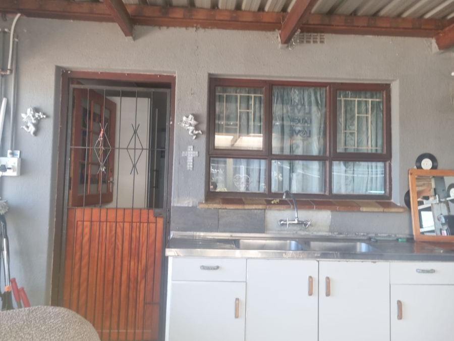 4 Bedroom Property for Sale in Windsor Park Western Cape